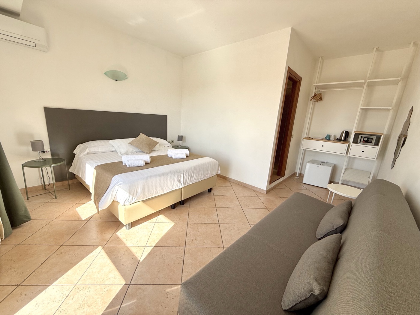Hotel Vittoria guest room