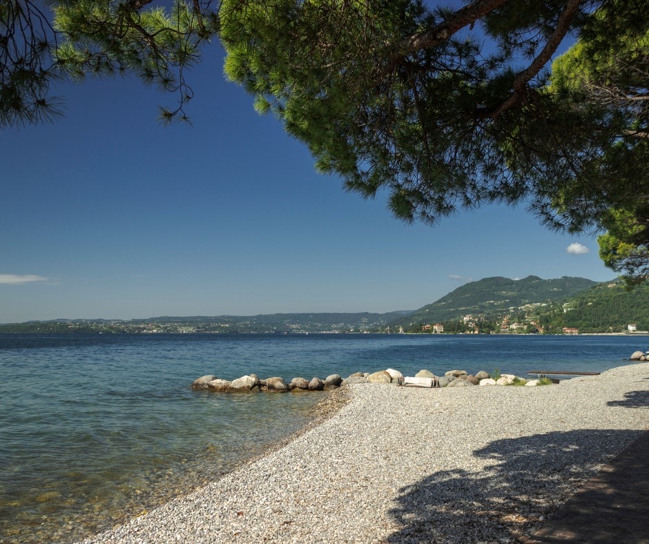Maderno shore